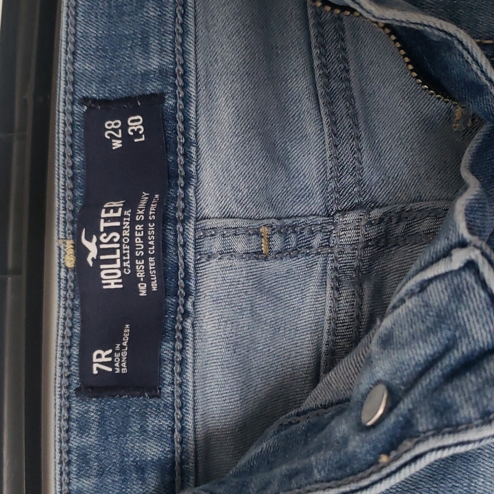 Hollister skinny jeans